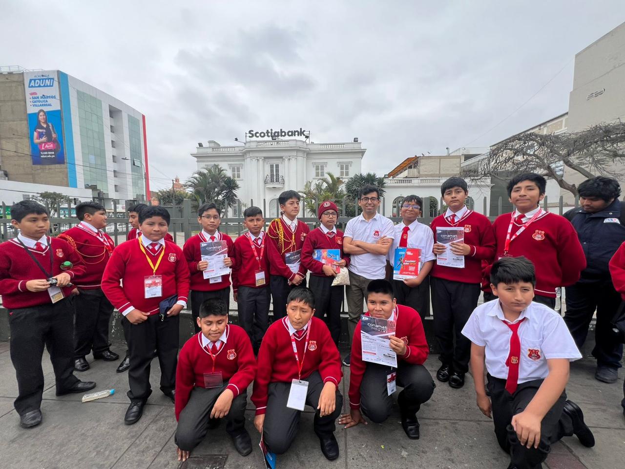 Grupo de estudiantes EUCLIDES en CONAMAT 2025